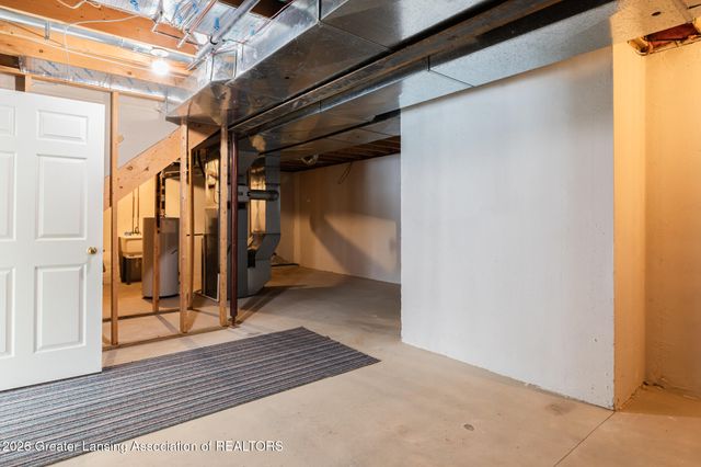 5259 Golden Circle, East Lansing, MI 48823