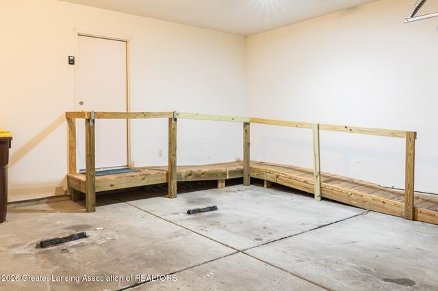 5259 Golden Circle, East Lansing, MI 48823