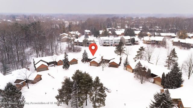 5259 Golden Circle, East Lansing, MI 48823