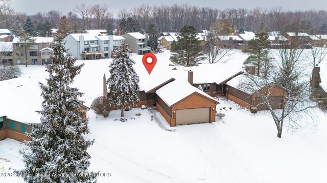 5259 Golden Circle, East Lansing, MI 48823