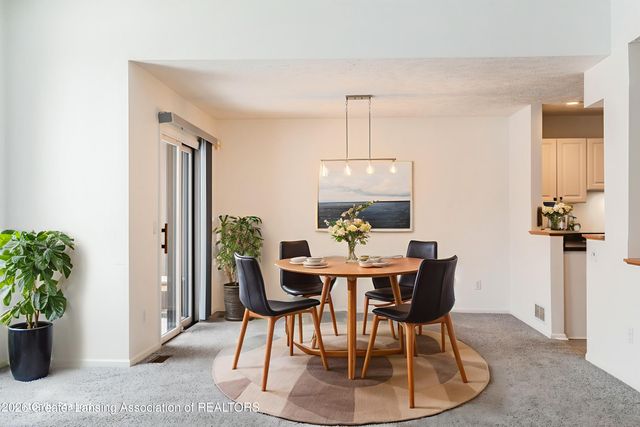 5259 Golden Circle, East Lansing, MI 48823