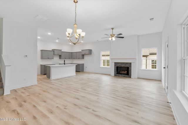 13878 Molly Madeline Lane, Olive Branch, MS 38654