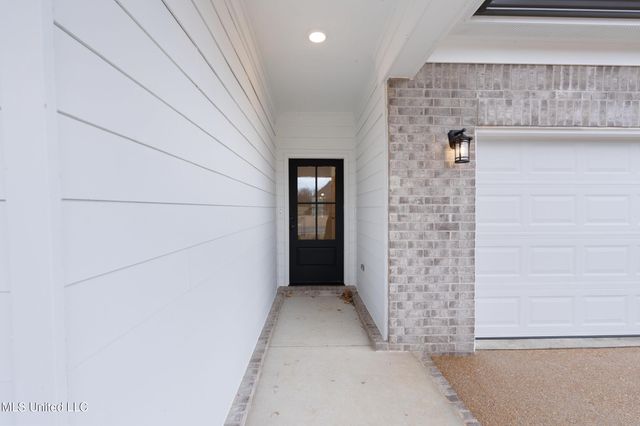 13878 Molly Madeline Lane, Olive Branch, MS 38654