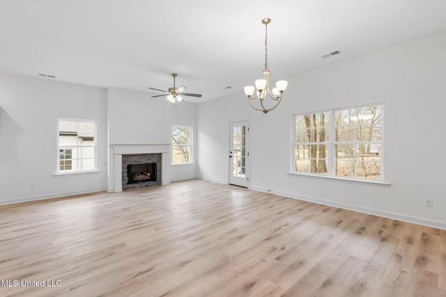 13878 Molly Madeline Lane, Olive Branch, MS 38654