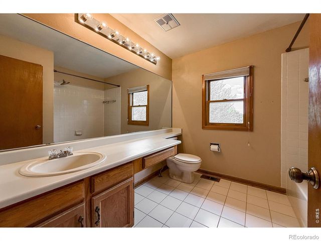 2288 Spinnaker Circle, Longmont, CO 80503