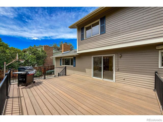 2288 Spinnaker Circle, Longmont, CO 80503