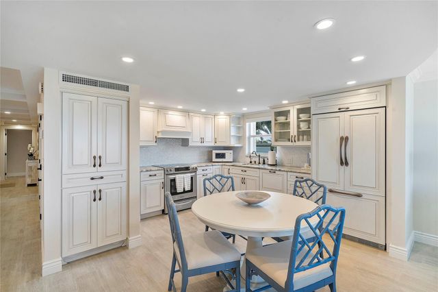 1710 S OCEAN Lane 201, Fort Lauderdale, FL 33316