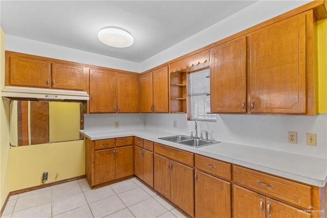 801 N Foster Drive, Edinburg, TX 78542