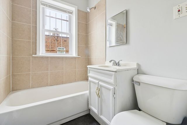 6228 S Western Avenue 203, Chicago, IL 60636