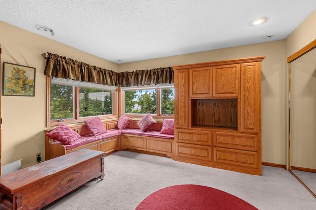 5708 141st Street N, Hugo, MN 55038