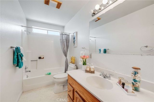 3304 Lewis, Signal Hill, CA 90755