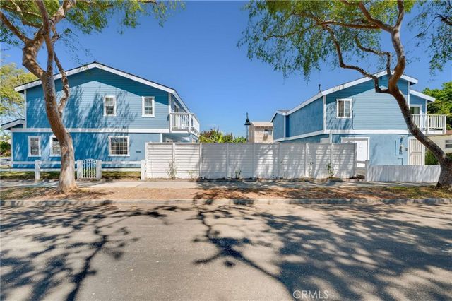 3304 Lewis, Signal Hill, CA 90755