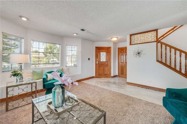 3304 Lewis, Signal Hill, CA 90755