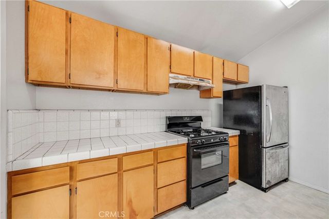3304 Lewis, Signal Hill, CA 90755