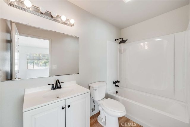 3304 Lewis, Signal Hill, CA 90755