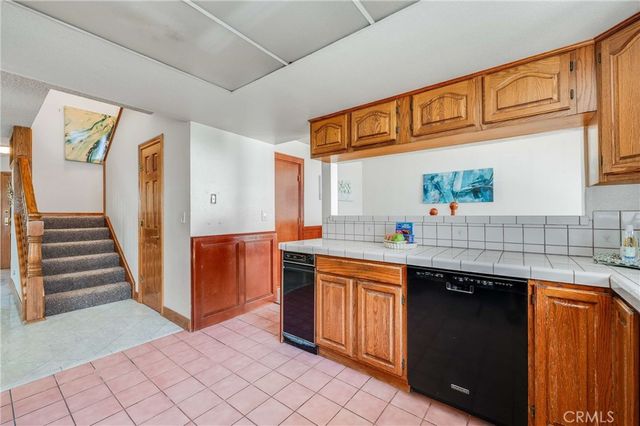 3304 Lewis, Signal Hill, CA 90755