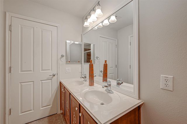 13600 Breton Ridge Street 32C, Houston, TX 77070
