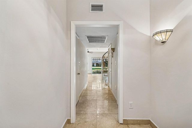 2000 S Ocean Boulevard Y1, Delray Beach, FL 33483