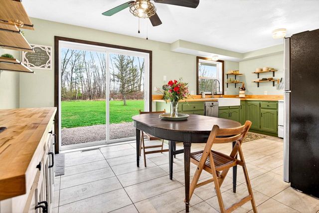 W3903 ADOLPH ROAD, Seymour, WI 54165