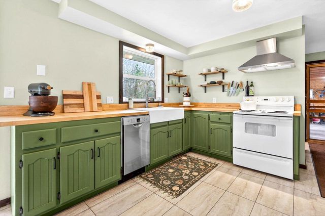 W3903 ADOLPH ROAD, Seymour, WI 54165
