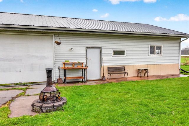 W3903 ADOLPH ROAD, Seymour, WI 54165