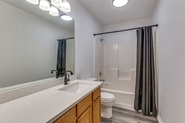 741 Oak Park Drive, Azle, TX 76020