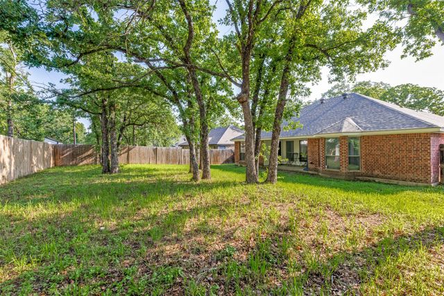 741 Oak Park Drive, Azle, TX 76020
