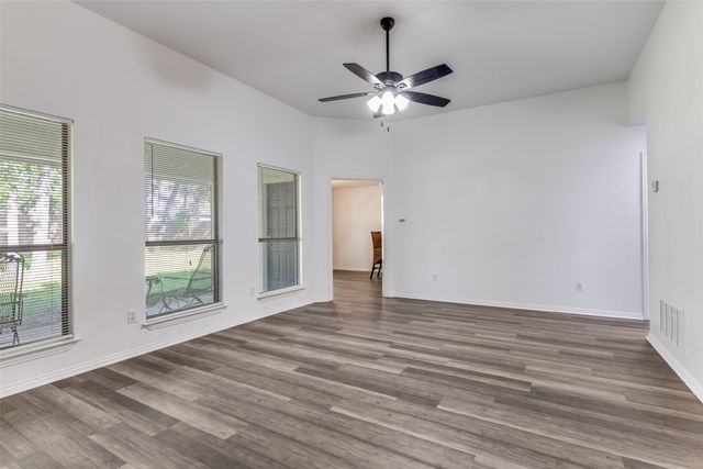 741 Oak Park Drive, Azle, TX 76020