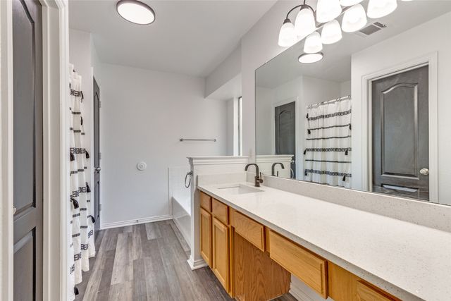 741 Oak Park Drive, Azle, TX 76020