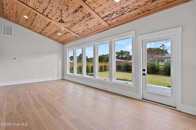 8313 Winding Creek Circle, Wilmington, NC 28411