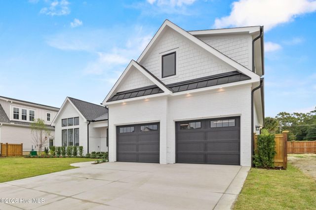 8313 Winding Creek Circle, Wilmington, NC 28411