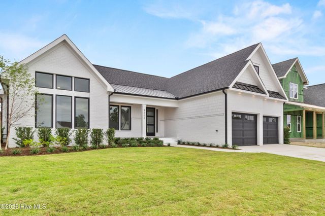 8313 Winding Creek Circle, Wilmington, NC 28411