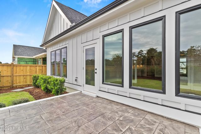 8313 Winding Creek Circle, Wilmington, NC 28411
