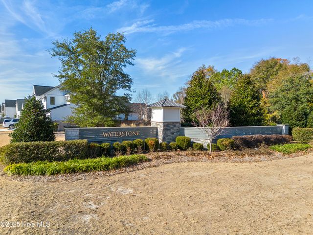 8313 Winding Creek Circle, Wilmington, NC 28411