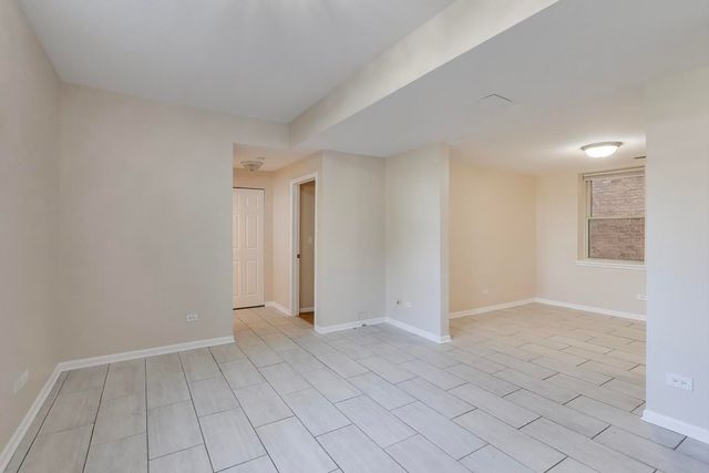 46 6th Avenue GJ, La Grange, IL 60525