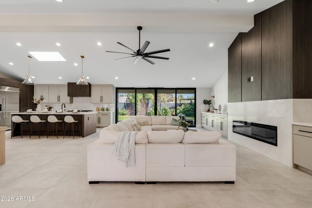 7717 N 7TH Avenue, Phoenix, AZ 85021