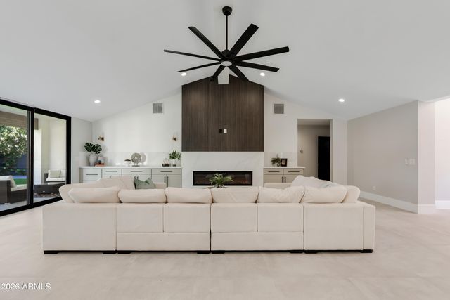 7717 N 7TH Avenue, Phoenix, AZ 85021