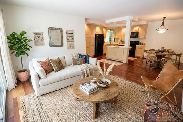 6780 Friars 373, San Diego, CA 92108