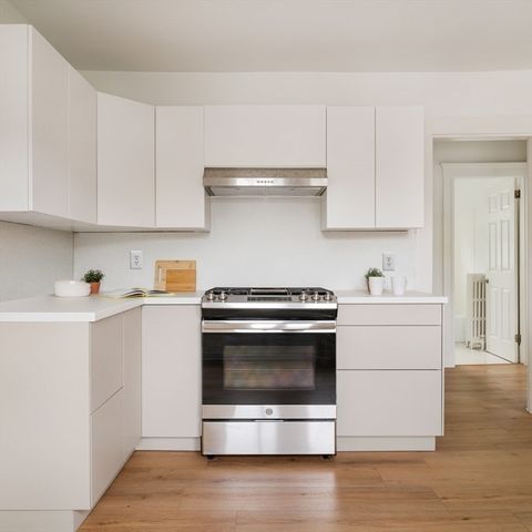 304-306 Cummins Highway 3, Boston, MA 02131