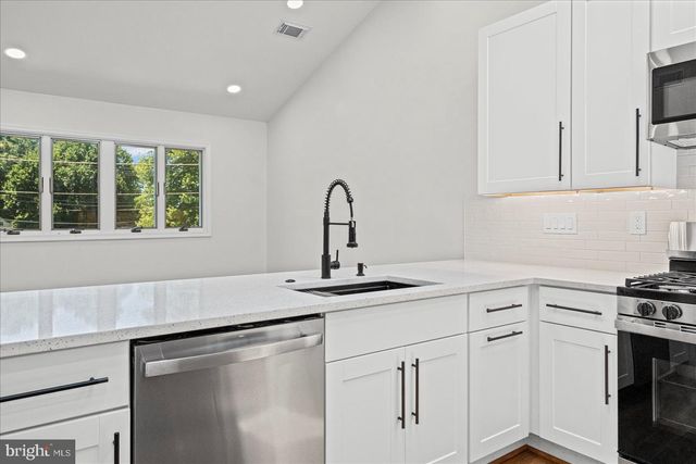 7001 BISHOP DR, Capitol Heights, MD 20743
