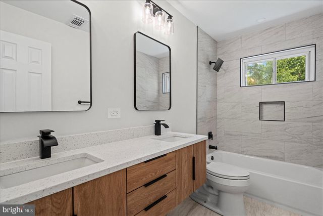 7001 BISHOP DR, Capitol Heights, MD 20743