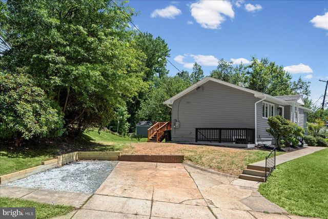 7001 BISHOP DR, Capitol Heights, MD 20743