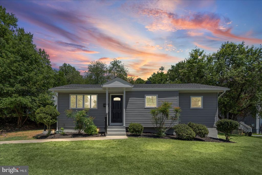 7001 BISHOP DR, Capitol Heights, MD 20743