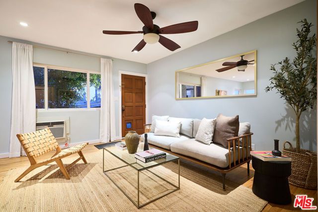 1835 7th Street D, Santa Monica, CA 90401
