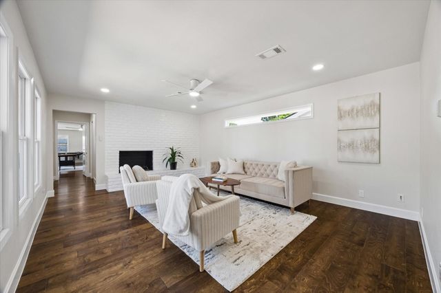 1446 Pirates Cove, Houston, TX 77058