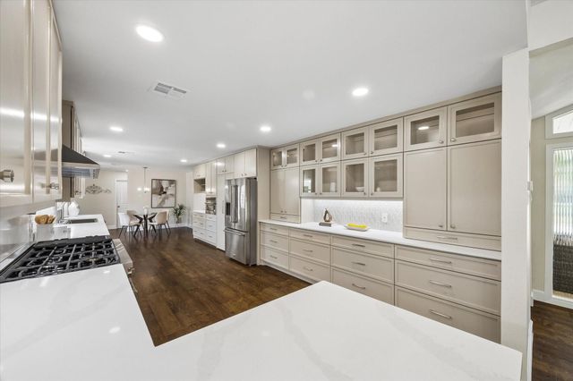 1446 Pirates Cove, Houston, TX 77058