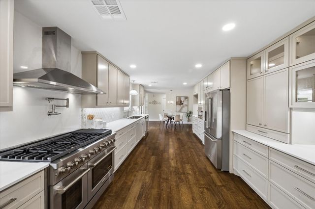 1446 Pirates Cove, Houston, TX 77058