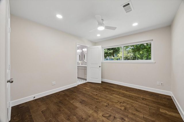 1446 Pirates Cove, Houston, TX 77058