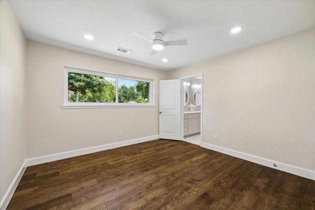1446 Pirates Cove, Houston, TX 77058