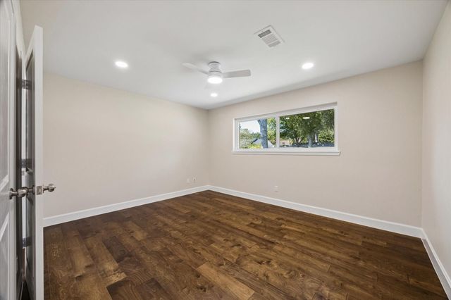 1446 Pirates Cove, Houston, TX 77058